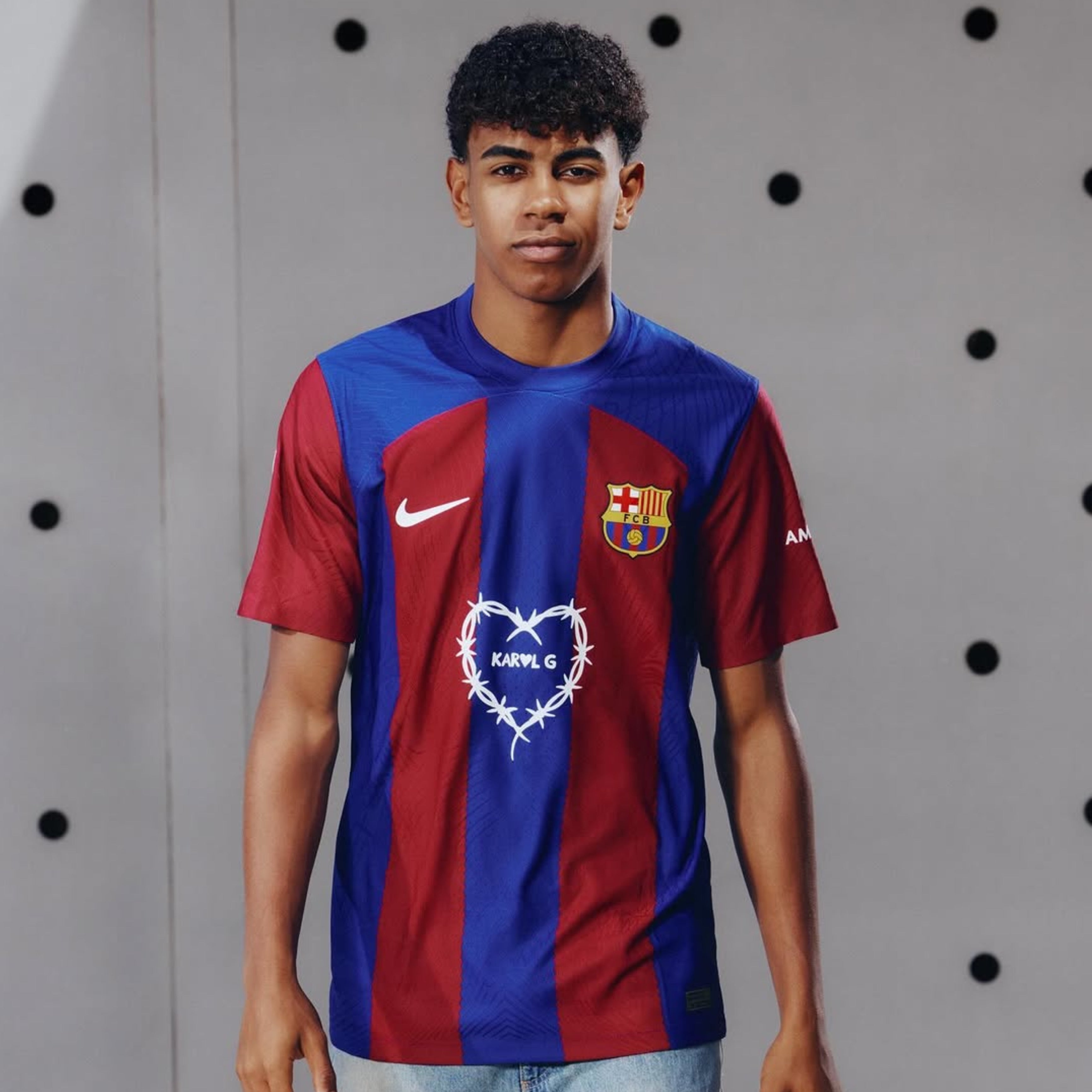 T-shirt authentique Barcelona X Karol G pour homme