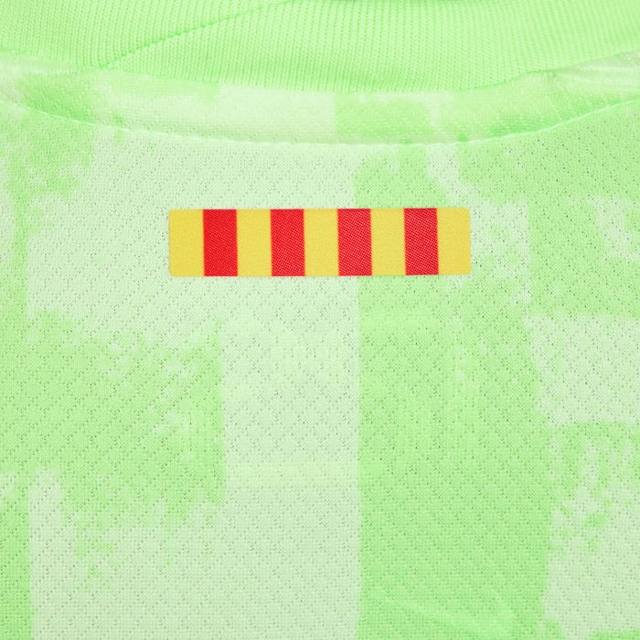 Terceiro equipamento infantil do Barcelona 2024/25