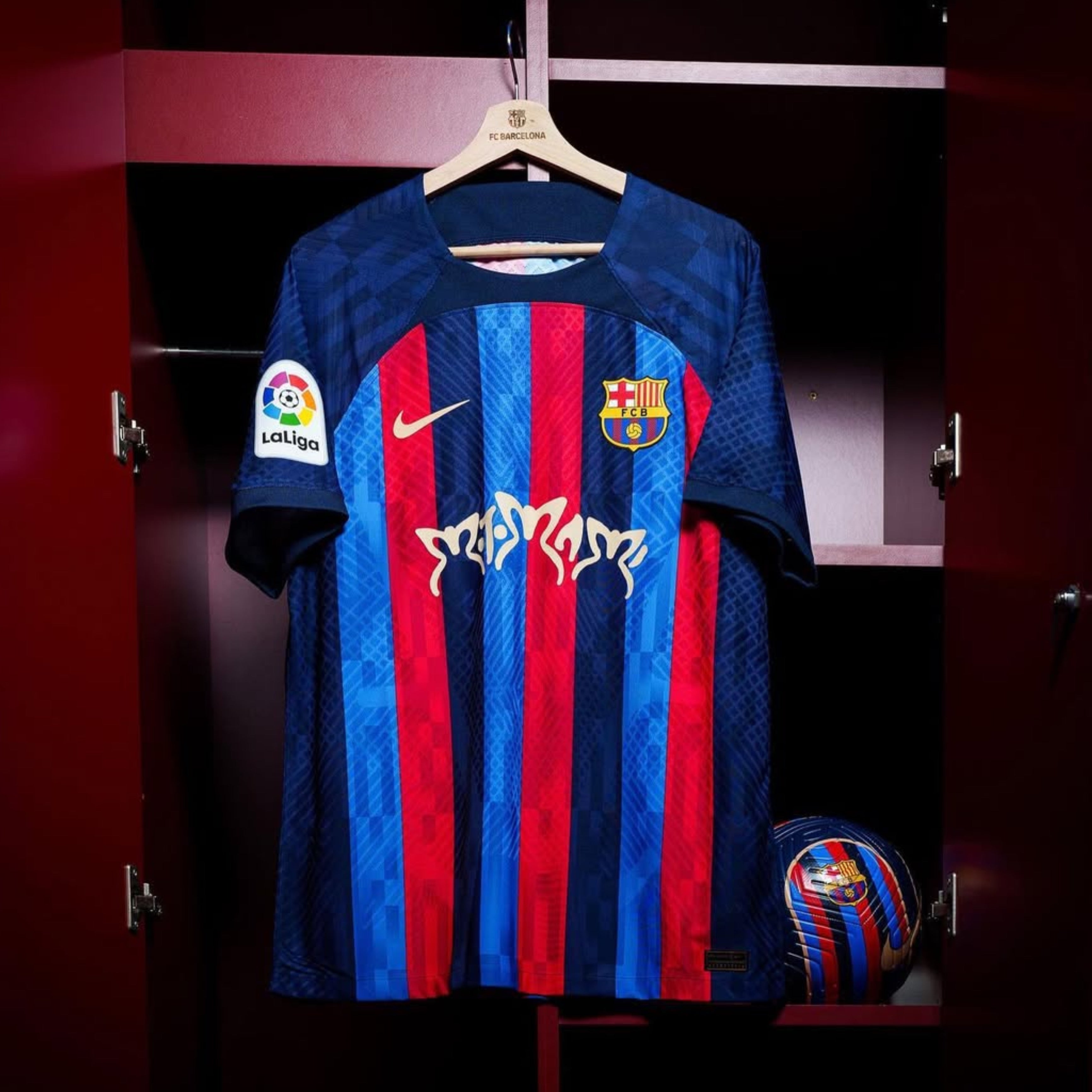T-shirt authentique Barcelona X Rosalía pour homme